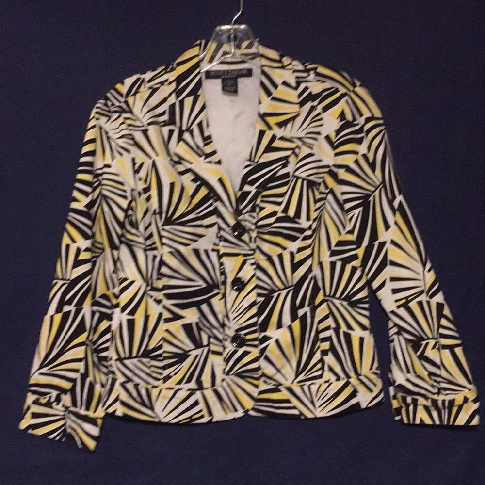 WOMEN'S VERY NICE, SMALL PETITE, 3 BUTTON BLAZER